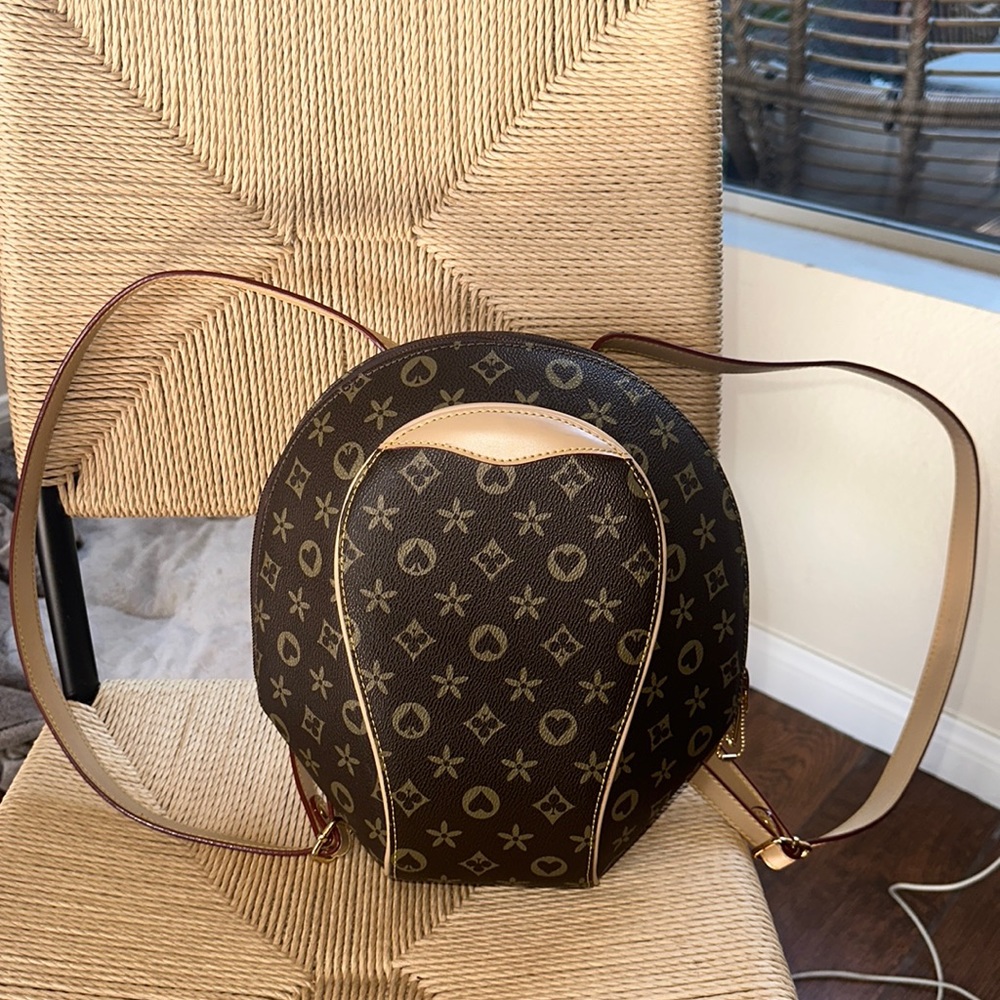 LANY BRAND NEW BACKPACK!!! 😍